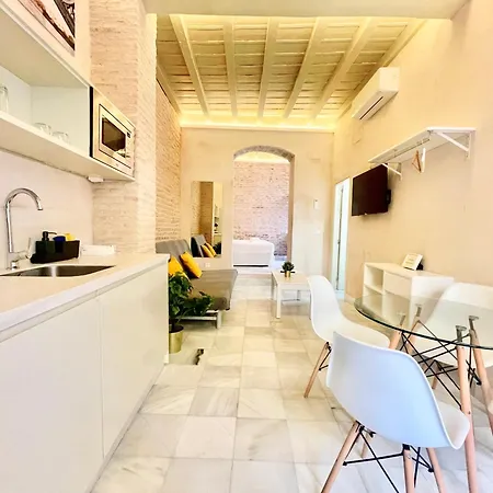 Click Triana - Patio Privado * 塞维利亚